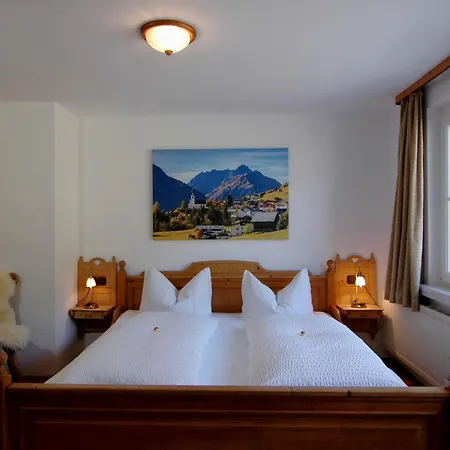 Ahorn Apartment